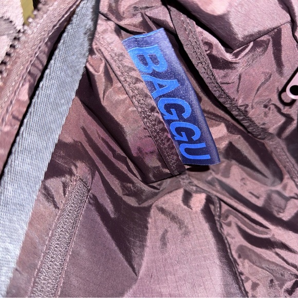 BAGGU Medium Crescent Bag- Chocolate Plum - Picture 5 of 9